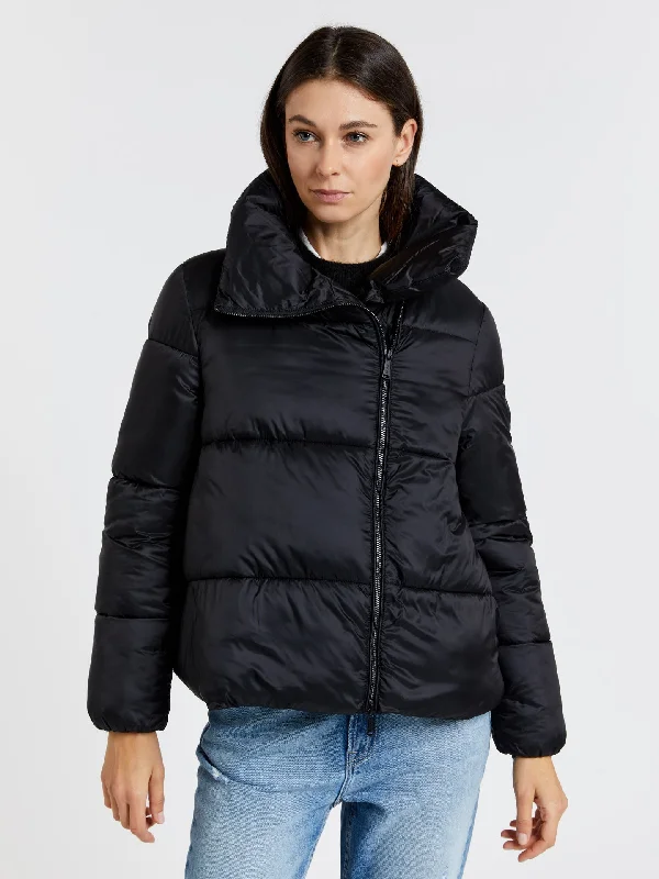 Puffer jacket with high collar