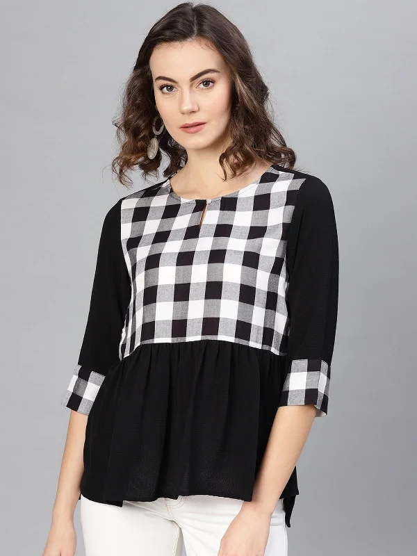 Monocromatic Check Printed Top